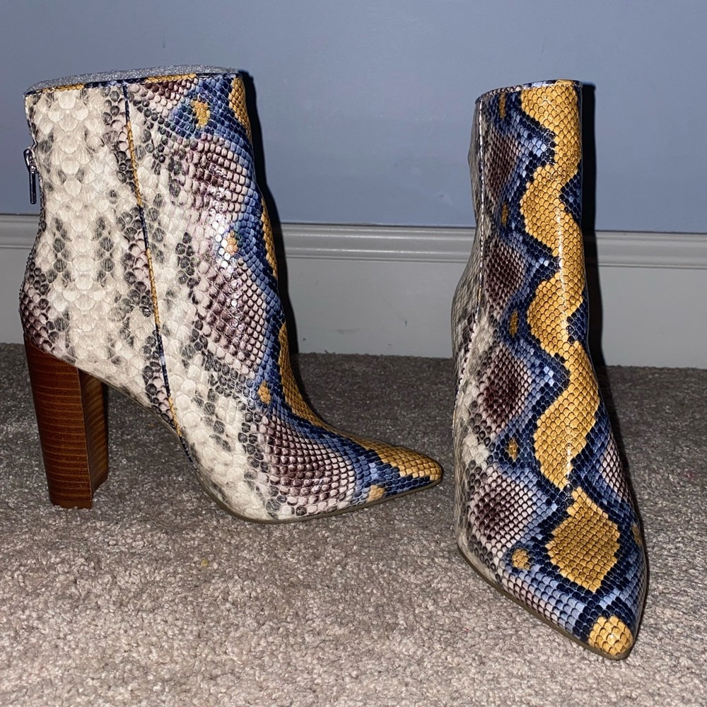 NEW without tags or box Steve Madden Ankle Booties